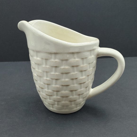 Pfaltzgraff Hamptons Creamer and Sugar Bowl with Lid Embossed Basket Weave - Picture 2 of 10